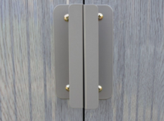 Abri extérieur en métal imitation bois – Robuste et sans entretien