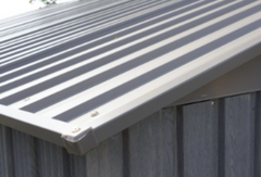 Abri extérieur en métal imitation bois – Robuste et sans entretien